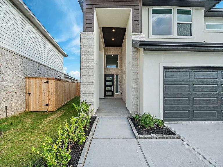 22135 Rangemore Dr — Photo 4