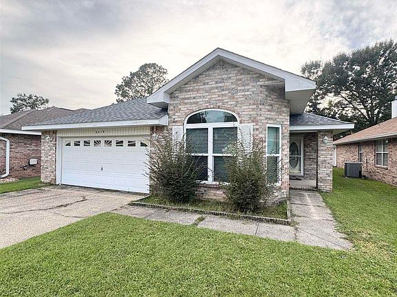 2nd image of 2419 Portobella Pl