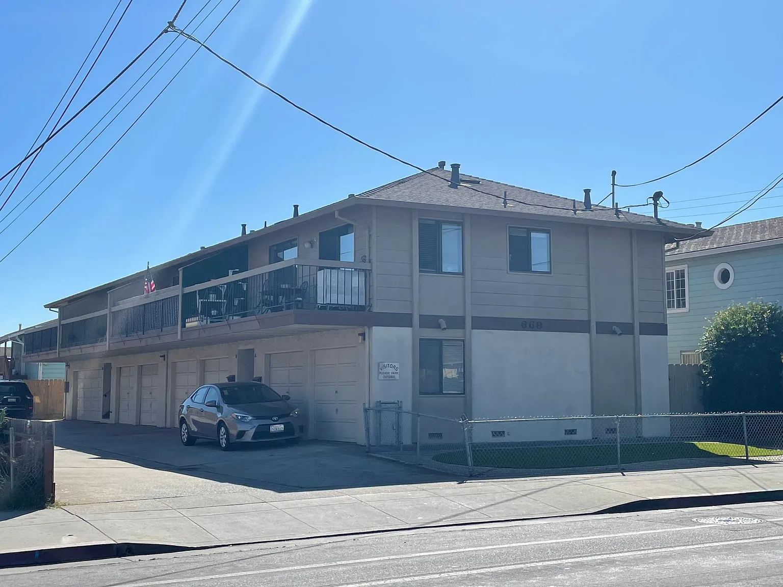 669 Rodriguez St — Photo 1