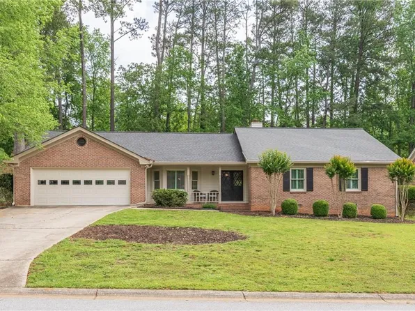 4255 Amberglade Ct, Peachtree Corners, GA 30092