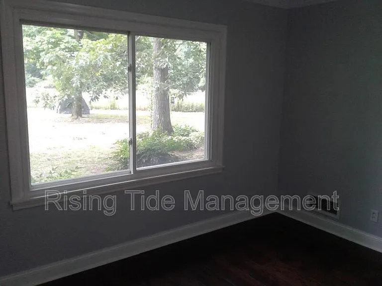 948 Hickory Dr — Photo 14