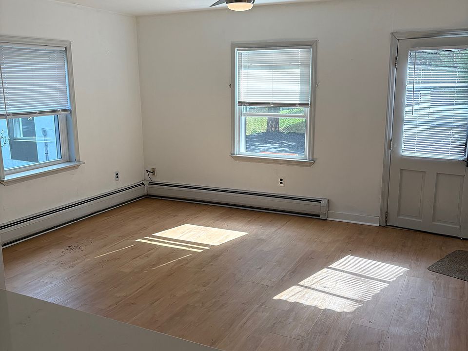 view to living area from kitchen