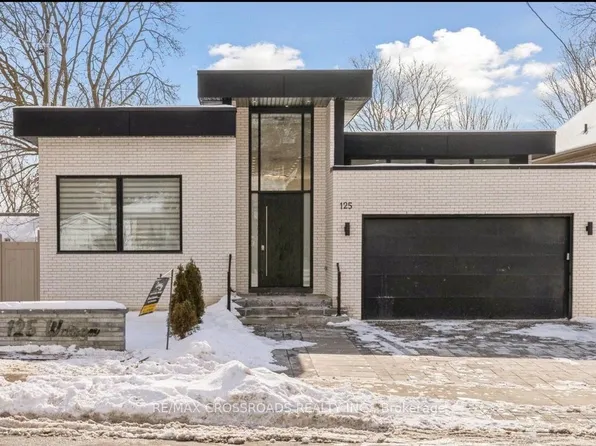 125 Watson St E, Whitby, ON L1N 1A5