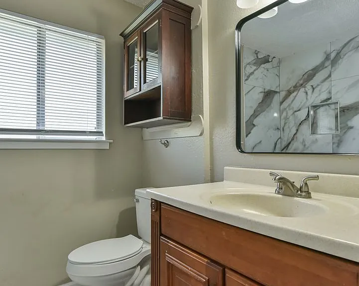 1141 Royal Crest Dr — Photo 31