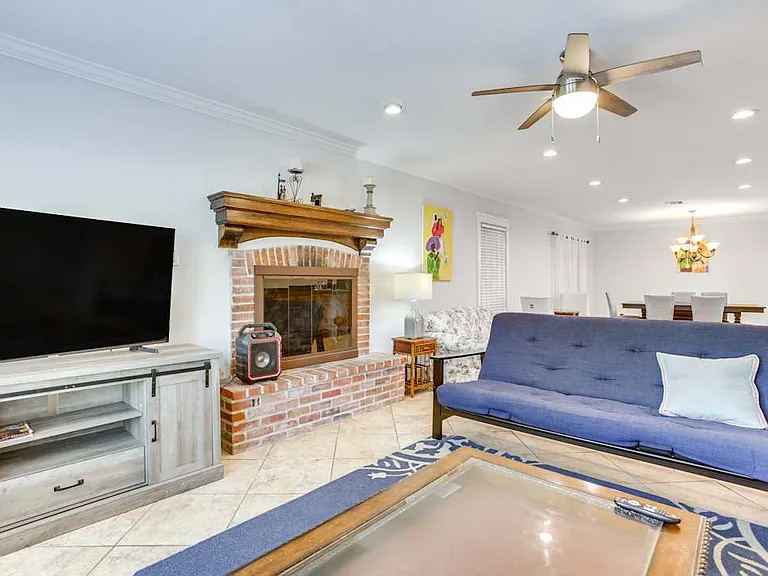 2307 S Carrollton Ave — Photo 5