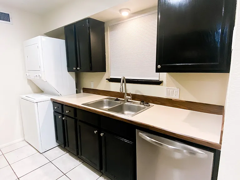 4321 Avenida Palermo #D — Photo 4