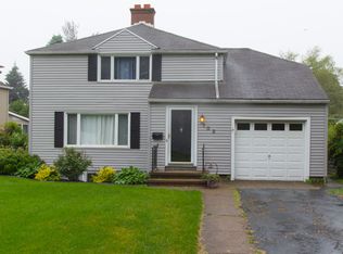 103 Thistledown Dr, Rochester, NY 14617