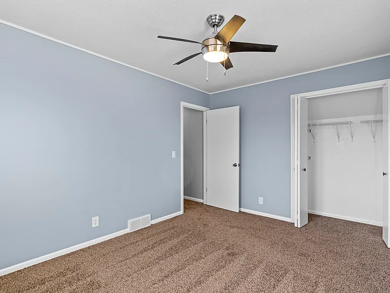 15111 Farnam Cir — Photo 20
