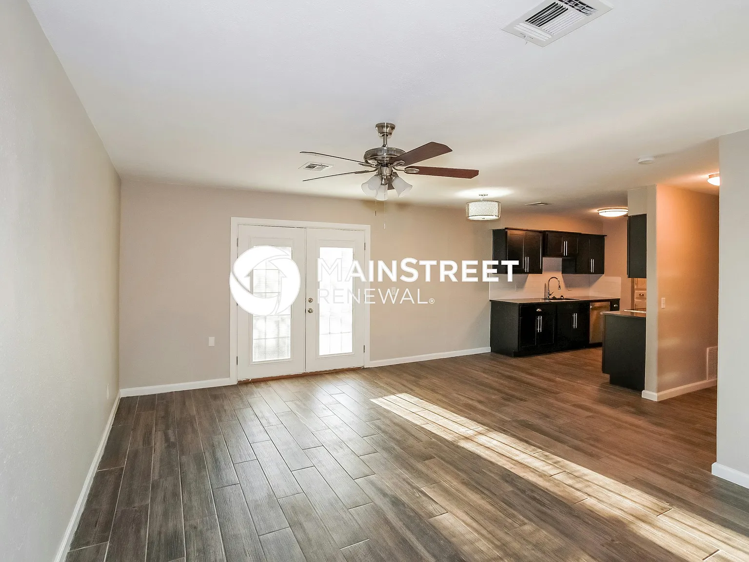 8917 S Hillcrest Dr — Photo 3