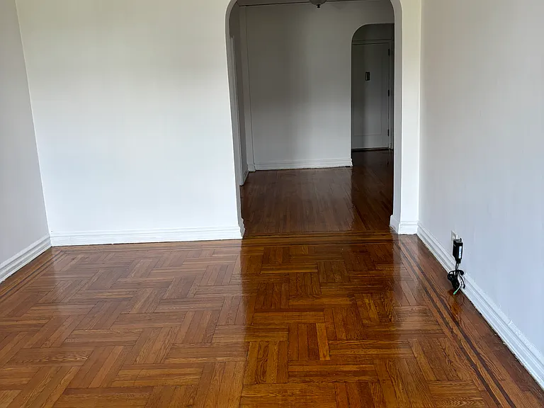 42-05 48th Ave #3D — Photo 3