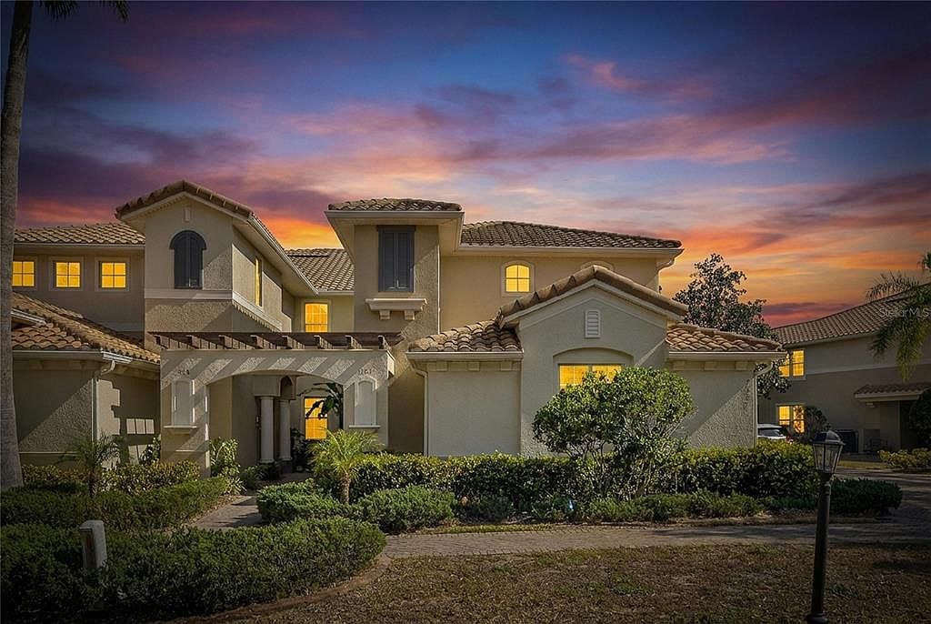 1420 Emerald Dunes Dr