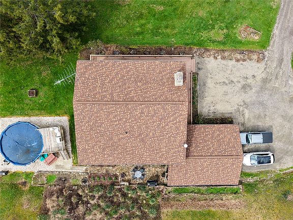 4th image of 1240 Martin Rd