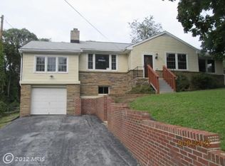 17834 Oak Ridge Dr, Hagerstown, MD 21740