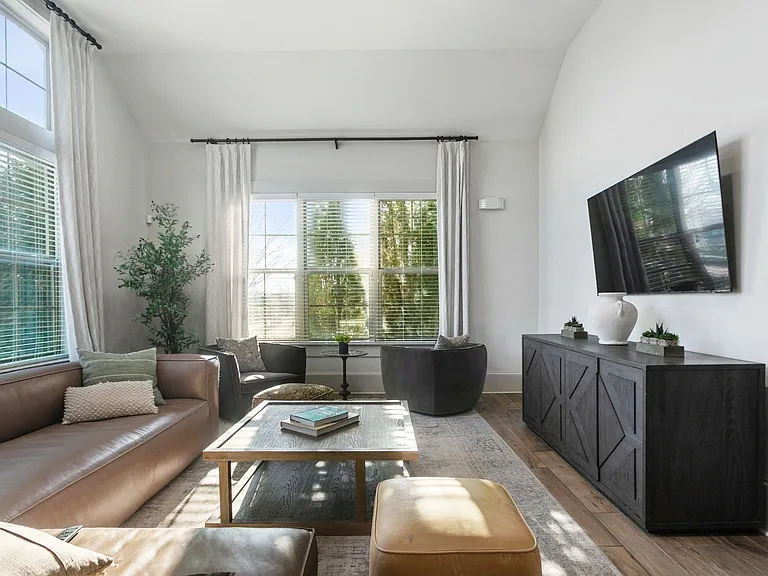 A cozy clubroom lounge to relax and connect