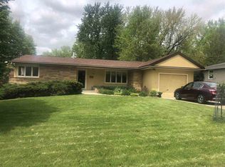 1818 Ridgeway Dr, Iowa City, IA 52245