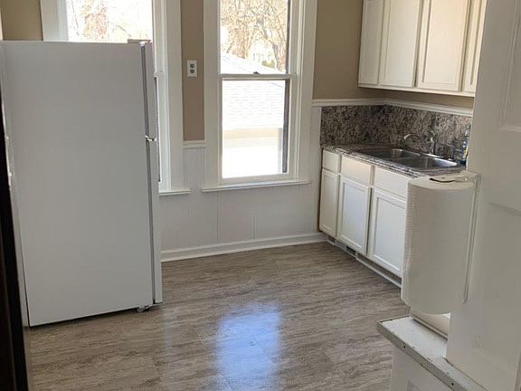 5th image of 831 Alta Vista St