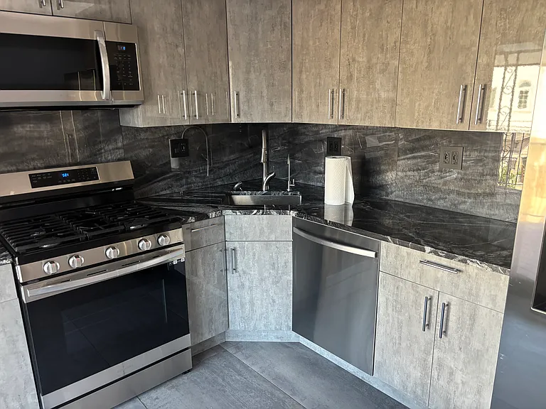 2623 E 21st St #1-2RR — Photo 14