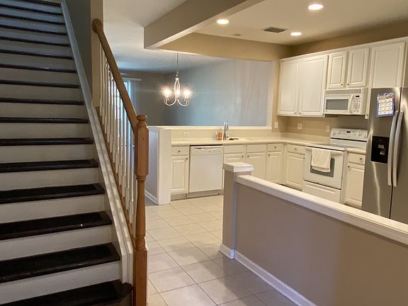 5th image of 4113 Crownwood Dr