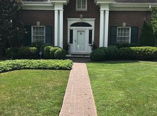 1720 Fairway Dr, Lexington, KY 40502