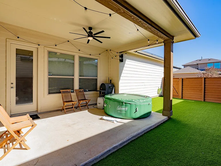 1711 Arcilla St — Photo 4