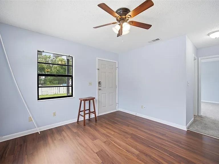 5412 N 48th St — Photo 5
