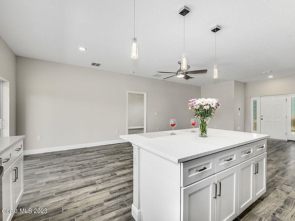 4th image of 1054 Towhlen St SE #23
