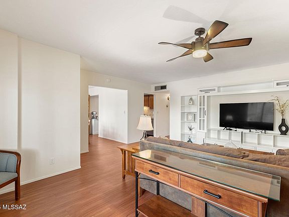 5th image of 3165 N Vista Del Forte Dr