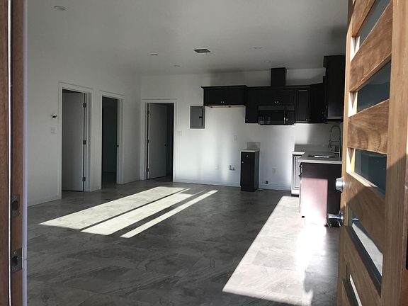 Kitchen and living room area