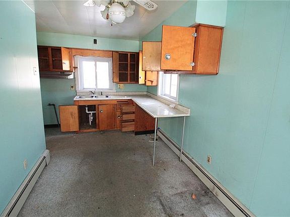 4th image of 315 8th Ave