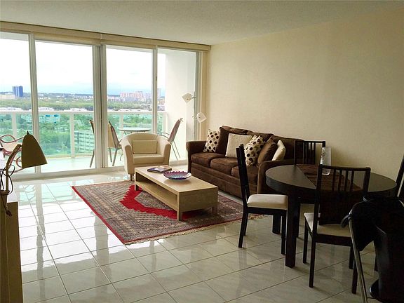 5th image of 110 Bayview Dr #1602