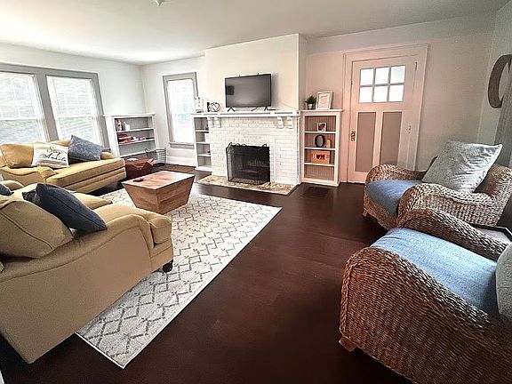 4th image of 326 W Vine St