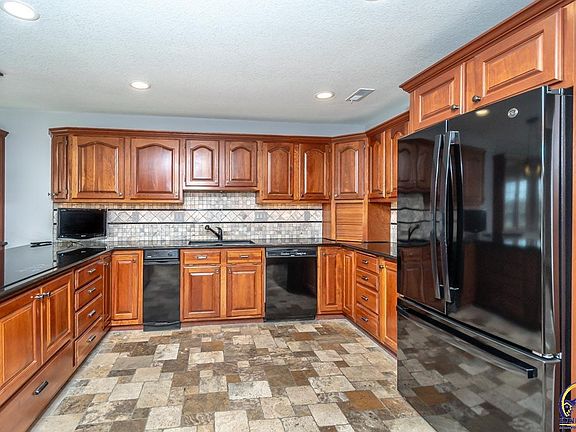 5th image of 721 E 1650th Rd