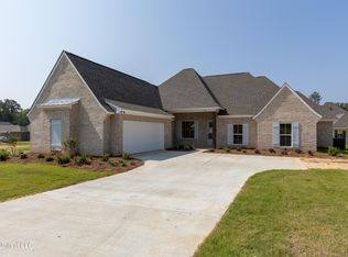 905 Waters Edge, Brandon, MS 39047