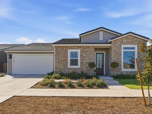 2232 N Russell Ave, Clovis, CA 93619