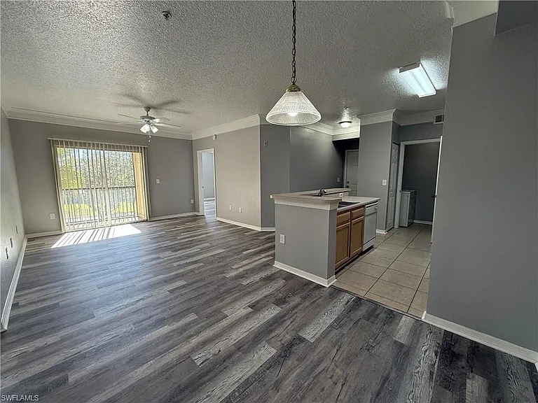 11490 Villa Grand #206 — Photo 2