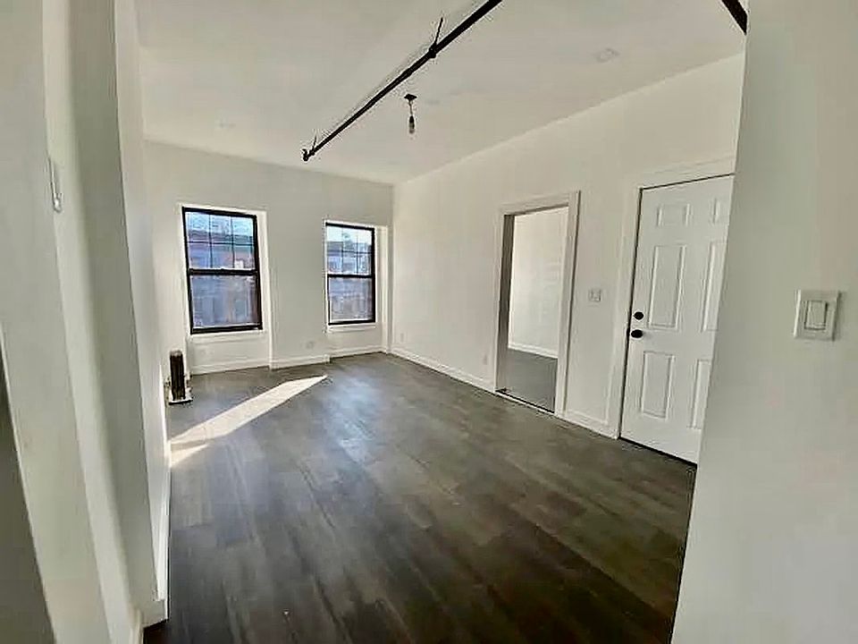 1st image of 403 Hancock St #4