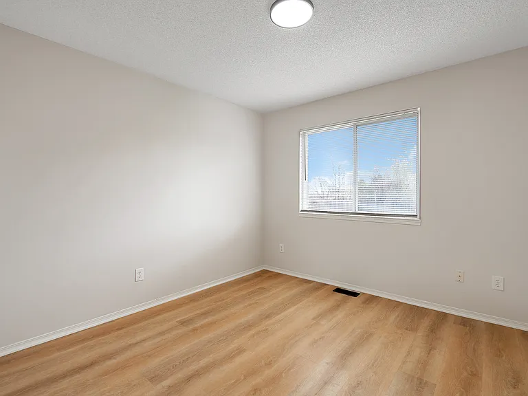 3332 N Governeour Cir — Photo 13