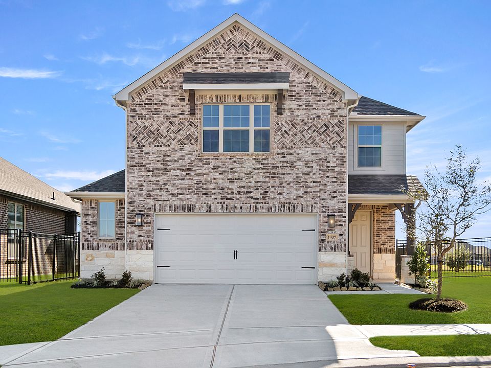 1907 Paddle Wood Lane - Rayburn ll with Elevation W