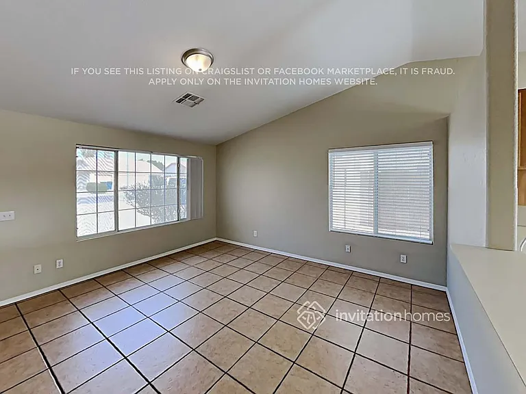 965 W 15th Ave — Photo 3