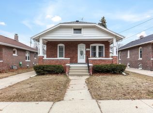 816 74th St, Kenosha, WI 53143