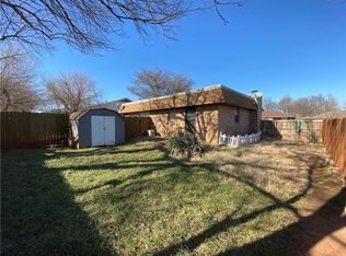 914 Delmar Cir, Moore, OK 73160