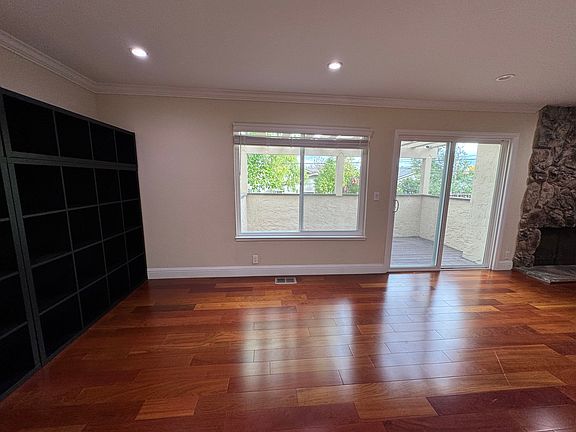 3rd image of 7148 Clarendon St