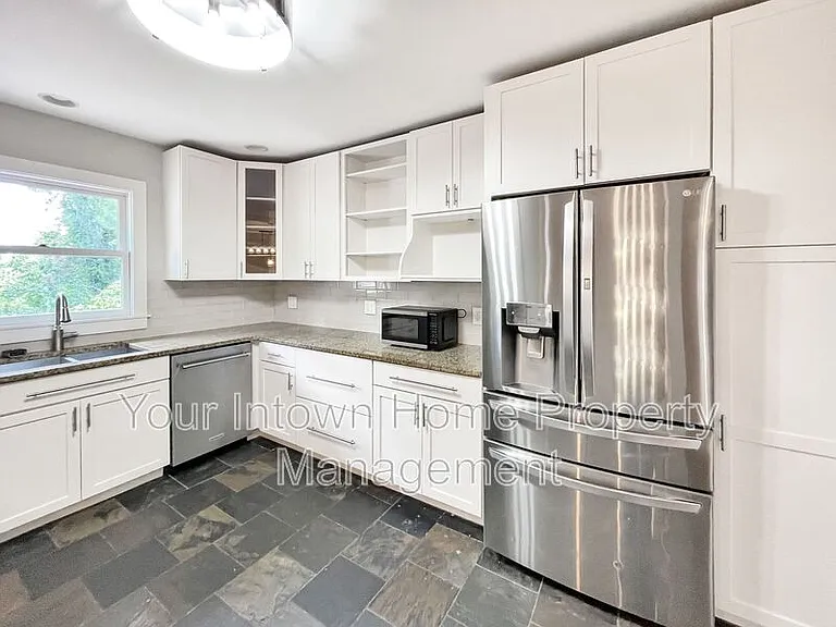 2695 Sharondale Dr NE — Photo 15
