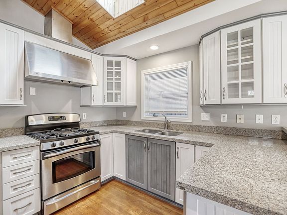 3rd image of 2405 63rd Ave SE