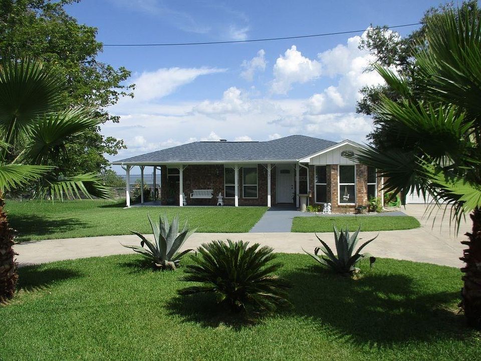 1st image of 131 Oak Hill Dr