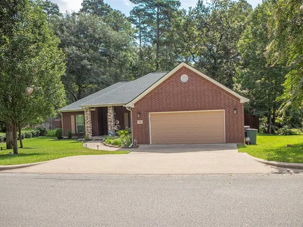 1921 Greentree Dr, Huntsville, TX 77340