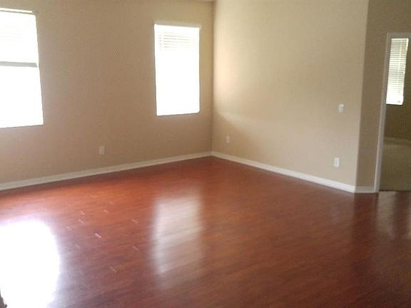 4th image of 1870 Harrier Ave