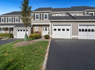 16 Galway Dr, Mendham Boro, NJ 07945