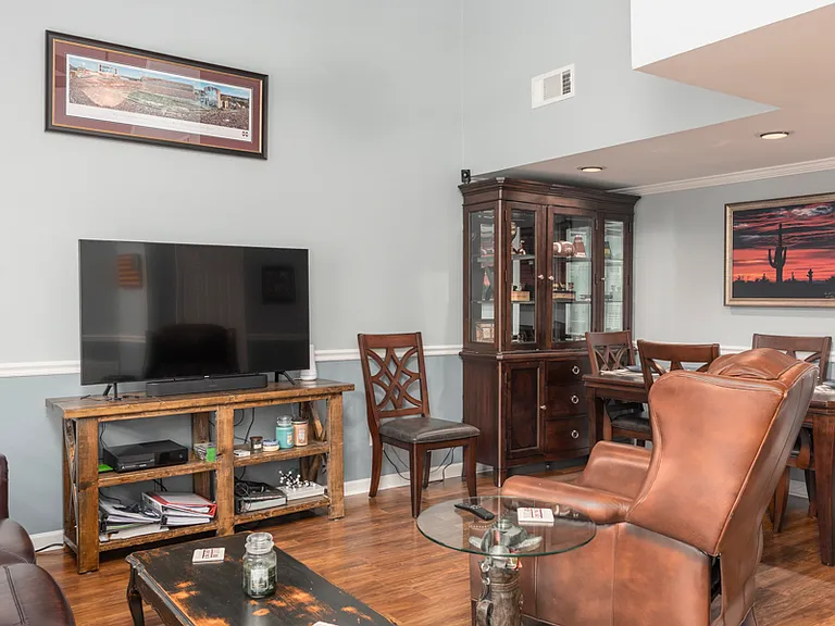 510 E Gillespie St #B8 — Photo 17