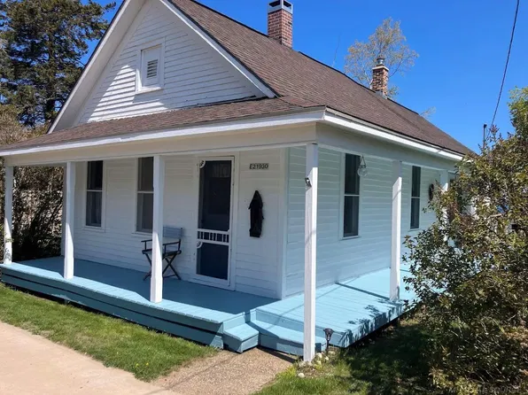 E21930 Grand Marais Ave, Grand Marais, MI 49839